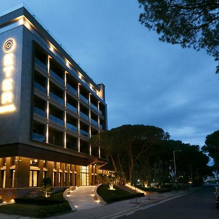 Eter Hotel Golem  Eksteriør bilde